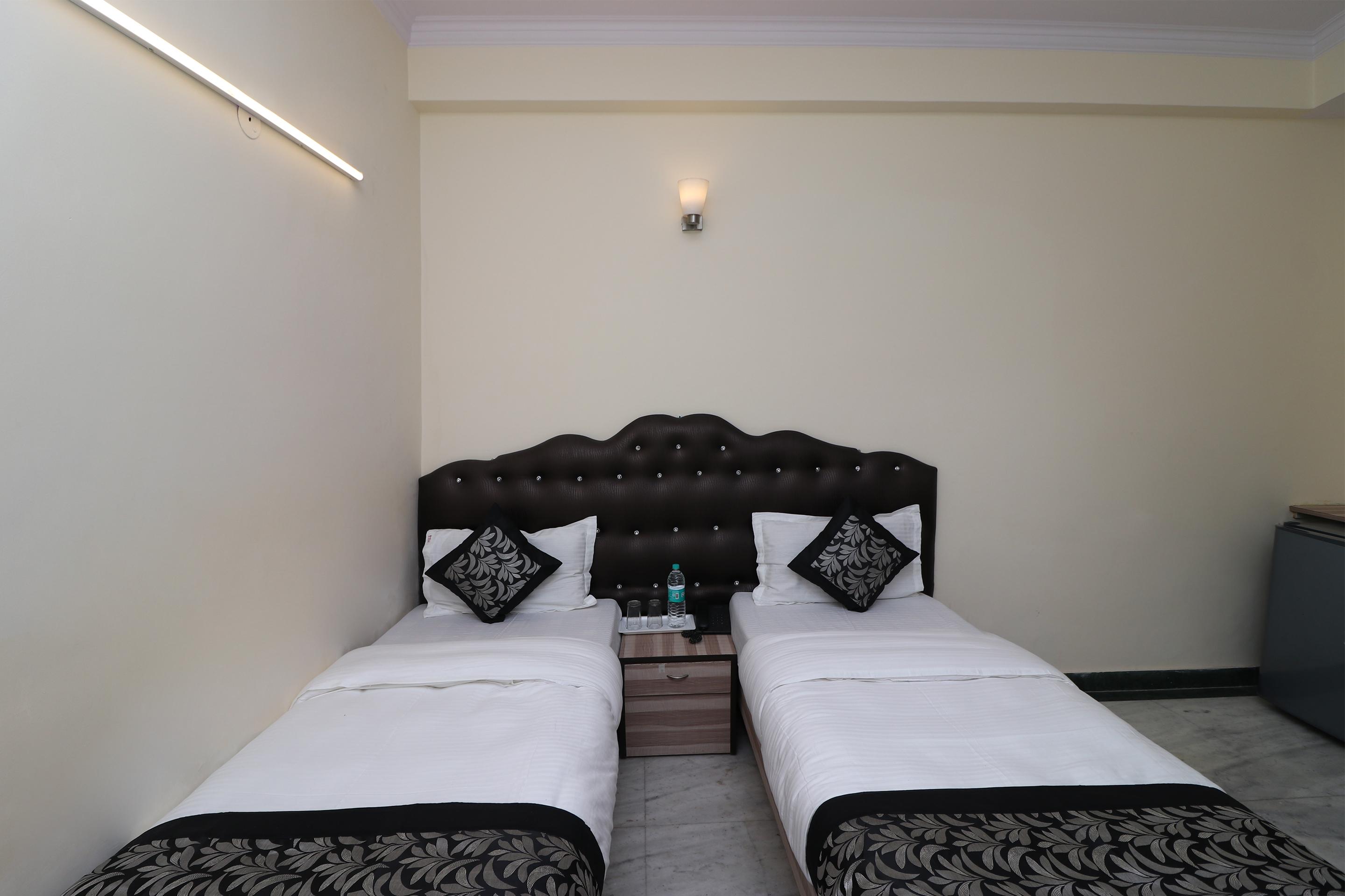Adb Rooms Hotel Silver Shine Нью-Дели Экстерьер фото